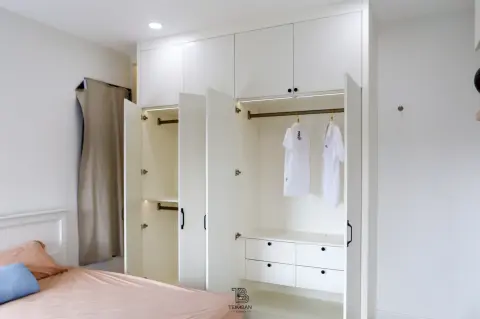 ห้องแต่งตัว · คุณนก