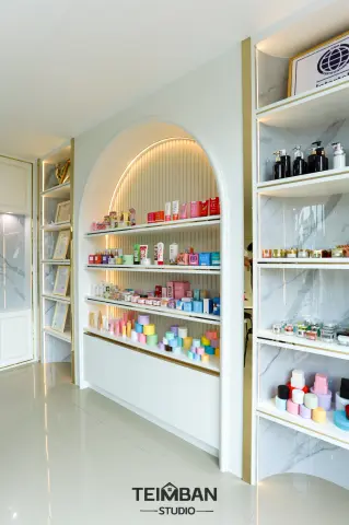 ห้องประชุม พื้นที่โชว์สินค้า · คุณมิ้ว The Workspace