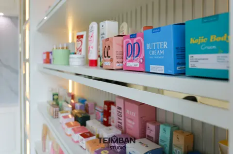 ห้องประชุม พื้นที่โชว์สินค้า · คุณมิ้ว The Workspace