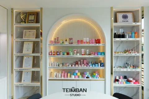 ห้องประชุม พื้นที่โชว์สินค้า · คุณมิ้ว The Workspace