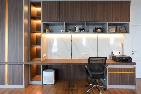 ห้องทำงาน · คุณฝน