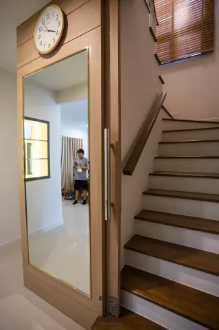 ห้องแต่งตัว · คุณวิชัย