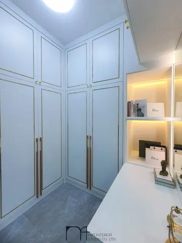 ห้องแต่งตัว · คุณเอมมี่ นางรอง