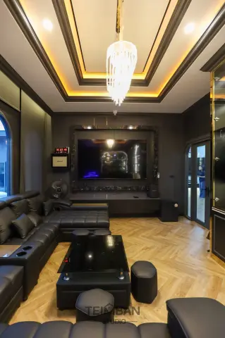 ห้องสังสรรค์ · บ้านคุณตู่